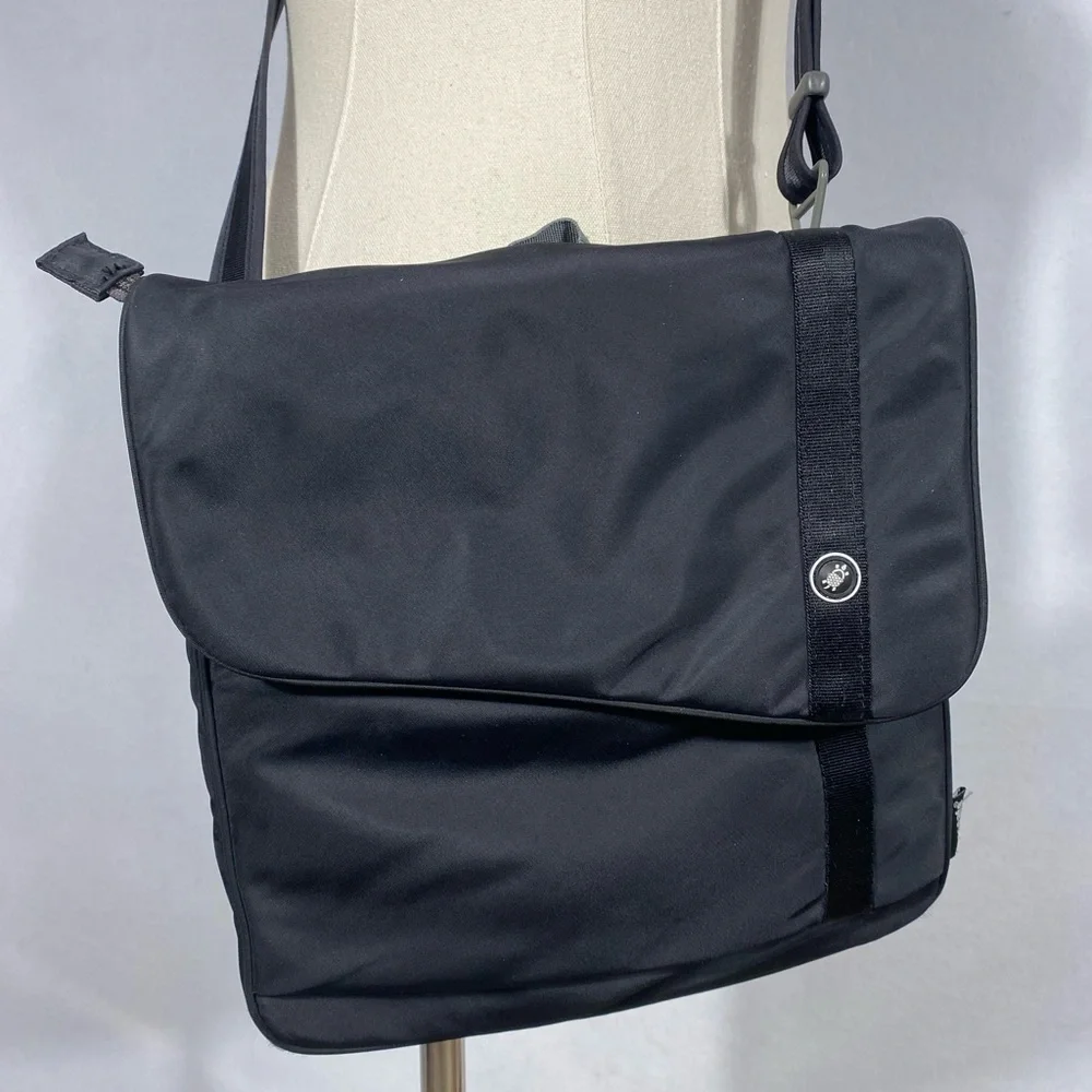 Pacsafe Slingsafe 200 Anti-Theft travel bag/crossbody purse for security